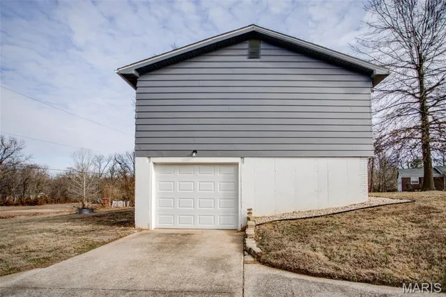 $209,900 | 5916 Dogwood Lane, Godfrey, IL 62035