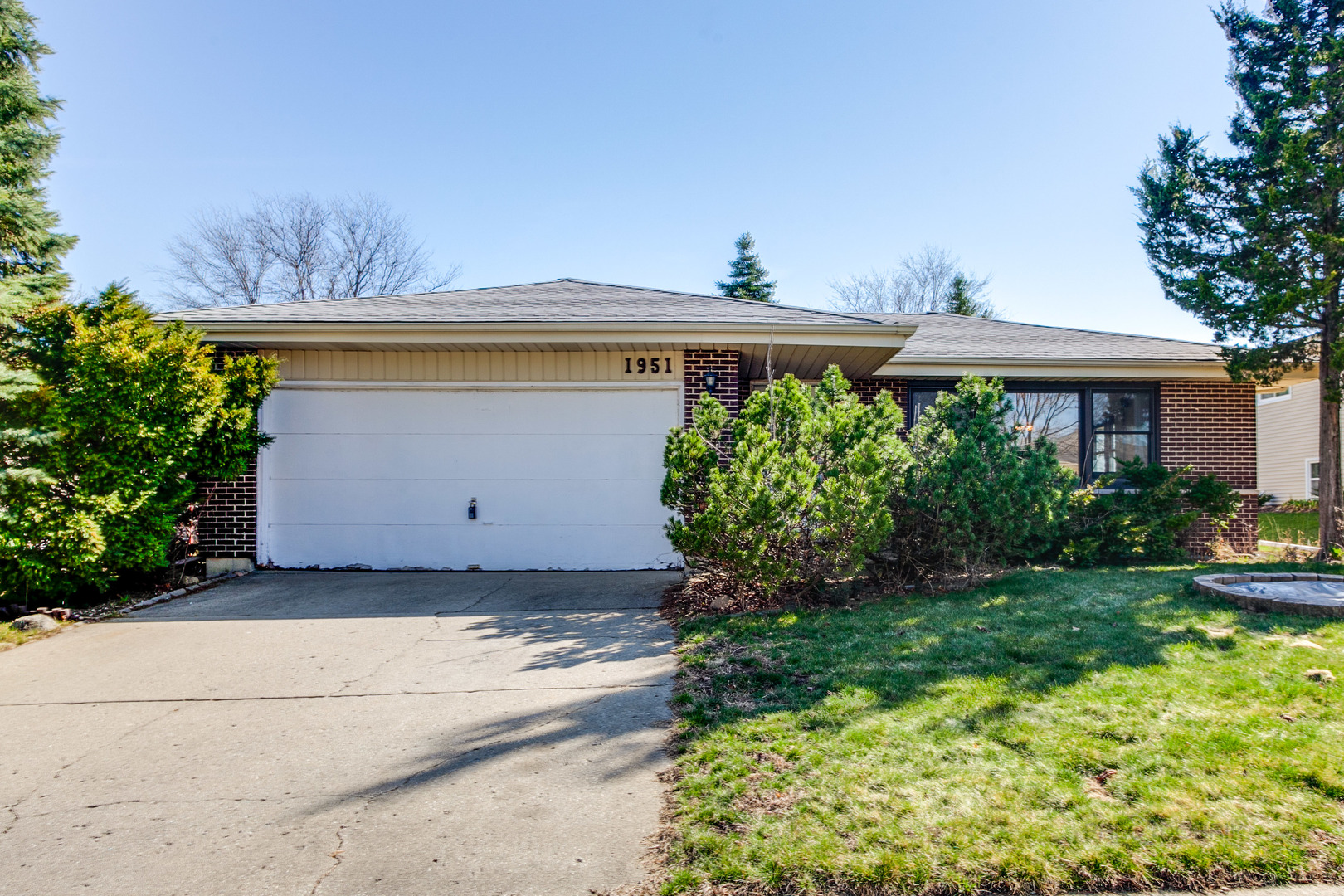 1951 West Spring Ridge Drive Arlington Heights, IL 60004 - Photo 1 of 25
