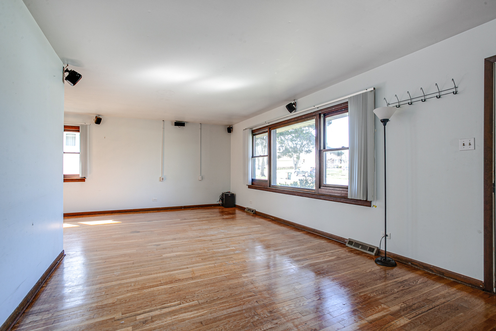 1951 West Spring Ridge Drive Arlington Heights, IL 60004 - Photo 4 of 25