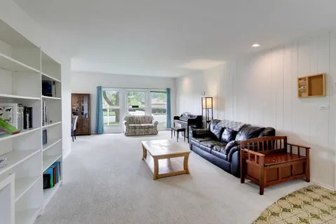 $424,900 | 4050 Church Street, Skokie, IL 60076