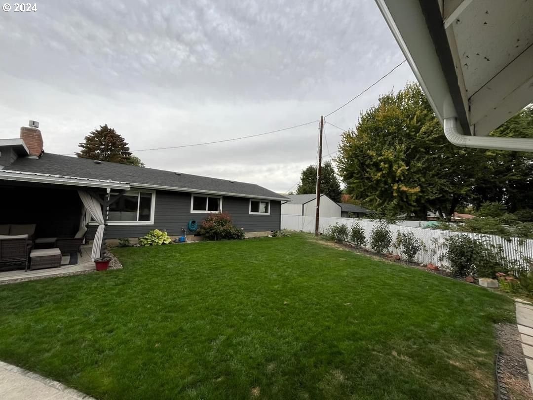 1516 Southwest 41st Street Pendleton, OR 97801 - Photo 15 of 20 a view of a yard in front of a house