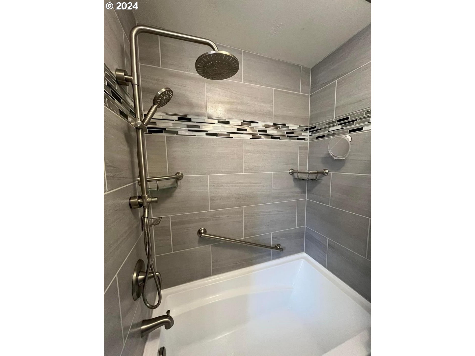 1516 Southwest 41st Street Pendleton, OR 97801 - Photo 9 of 20 a bathroom with a shower and a sink