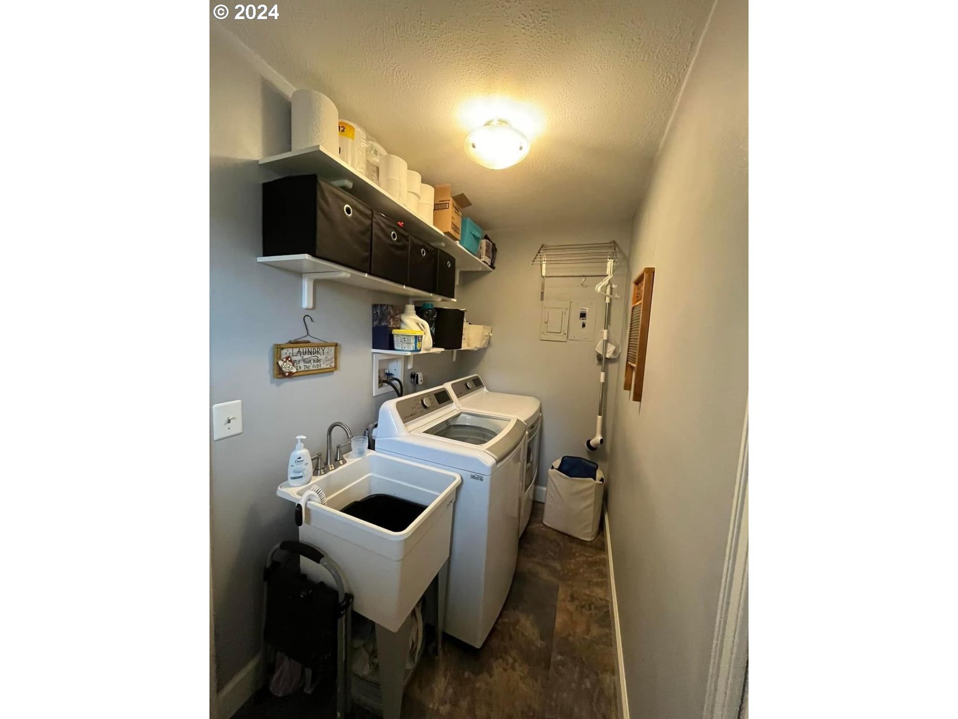 1516 Southwest 41st Street Pendleton, OR 97801 - Photo 10 of 20 a utility room with dryer and washer