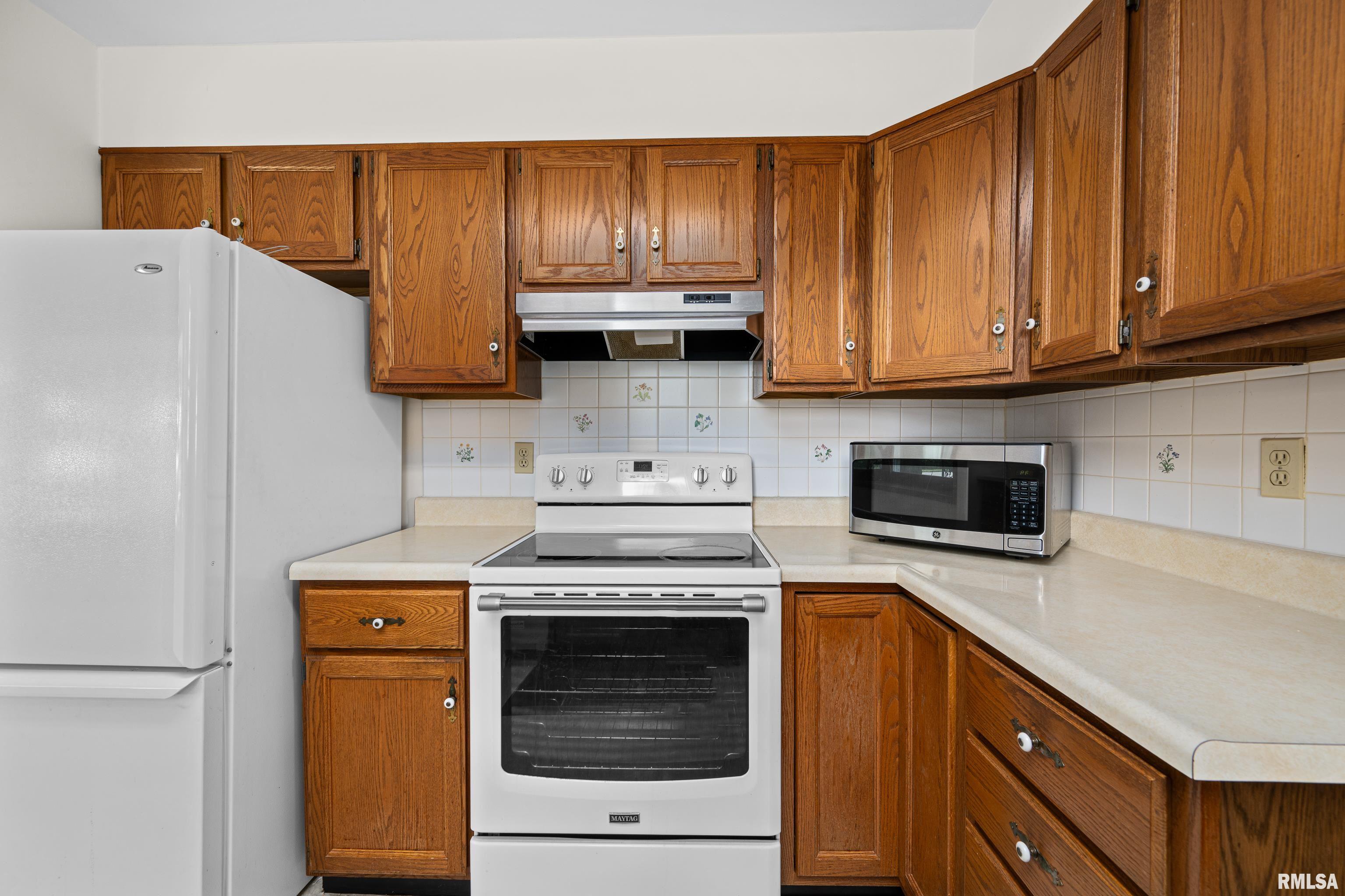 28832 Saxon Road Galva, IL 61434 - Photo 10 of 32 Gallery Image 10