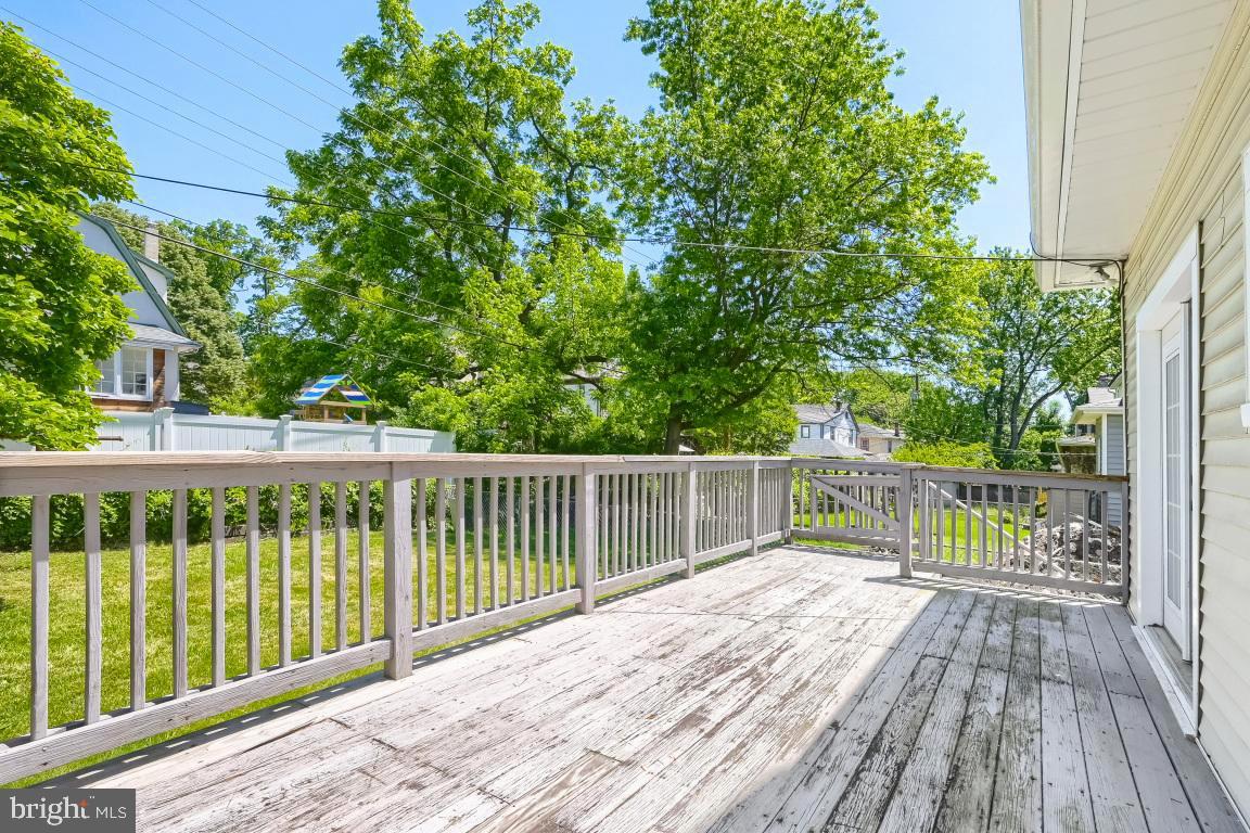 411 North Rock Glen Road Baltimore, MD 21229 - Photo 31 of 38 Deck