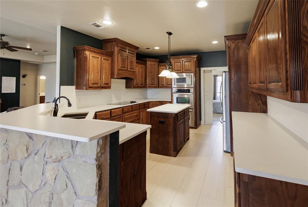 505 Spring Valley Road Paradise, TX 76073 - Photo 15 of 38
