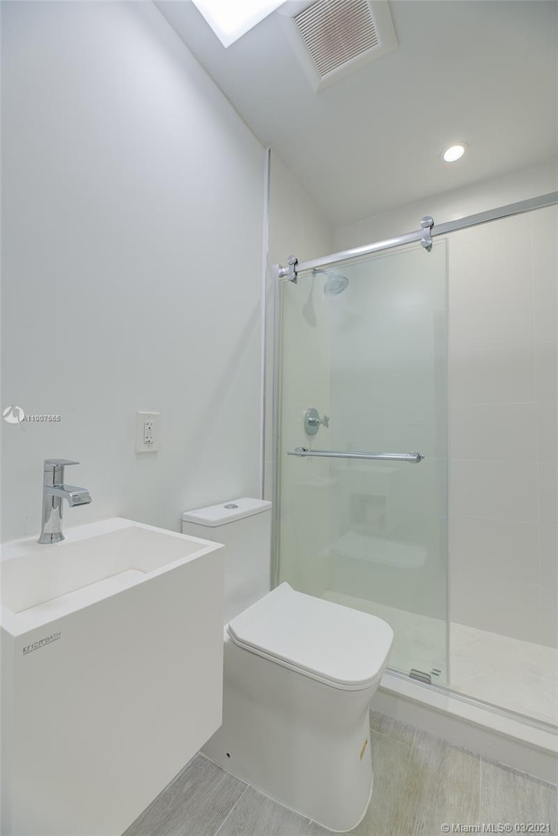 1500 Bay Road, Unit 1526S Miami Beach, FL 33139 - Photo 10 of 25