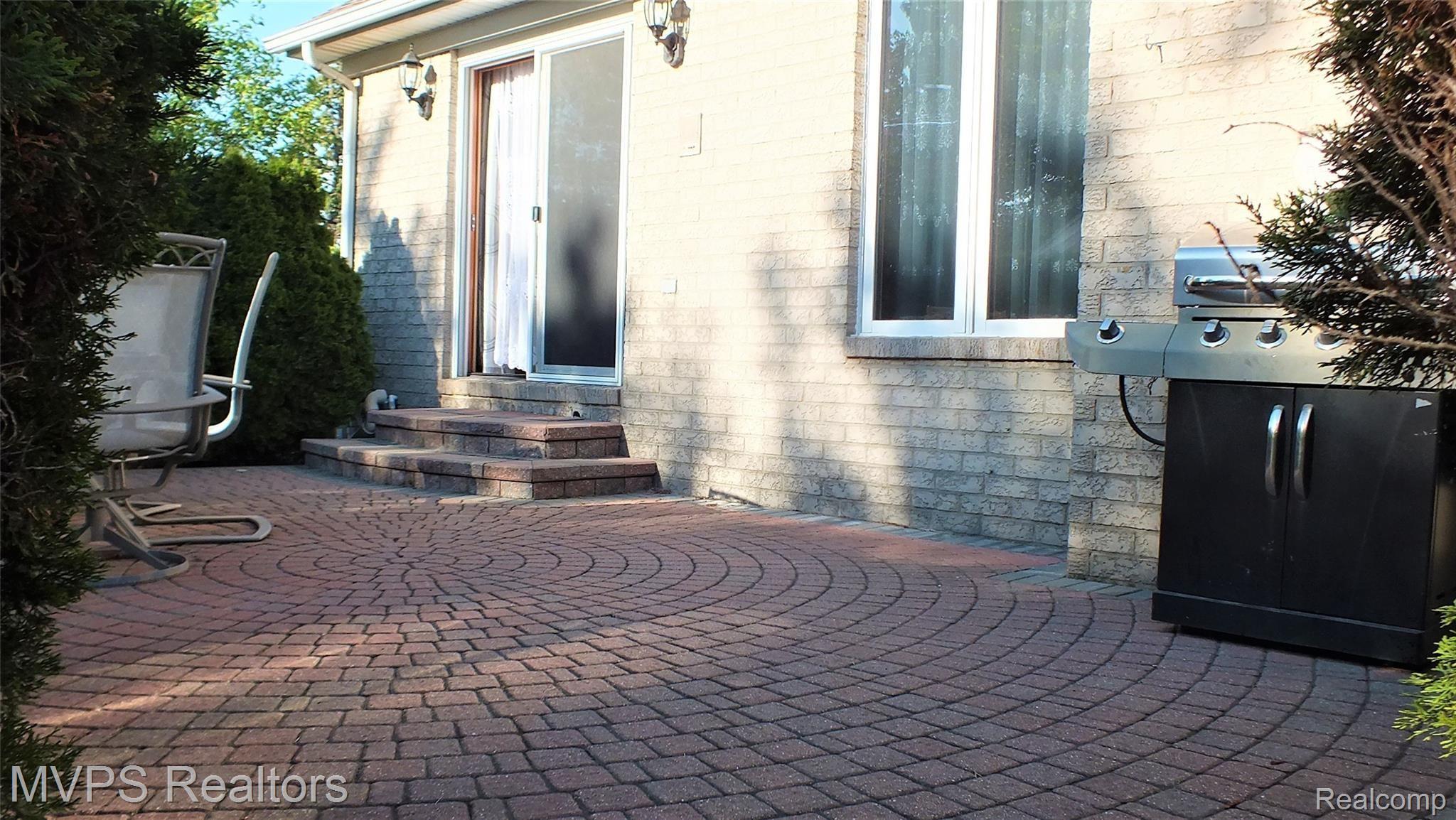 39555 Ryan Road Sterling Heights, MI 48310 - Photo 44 of 45 Patio