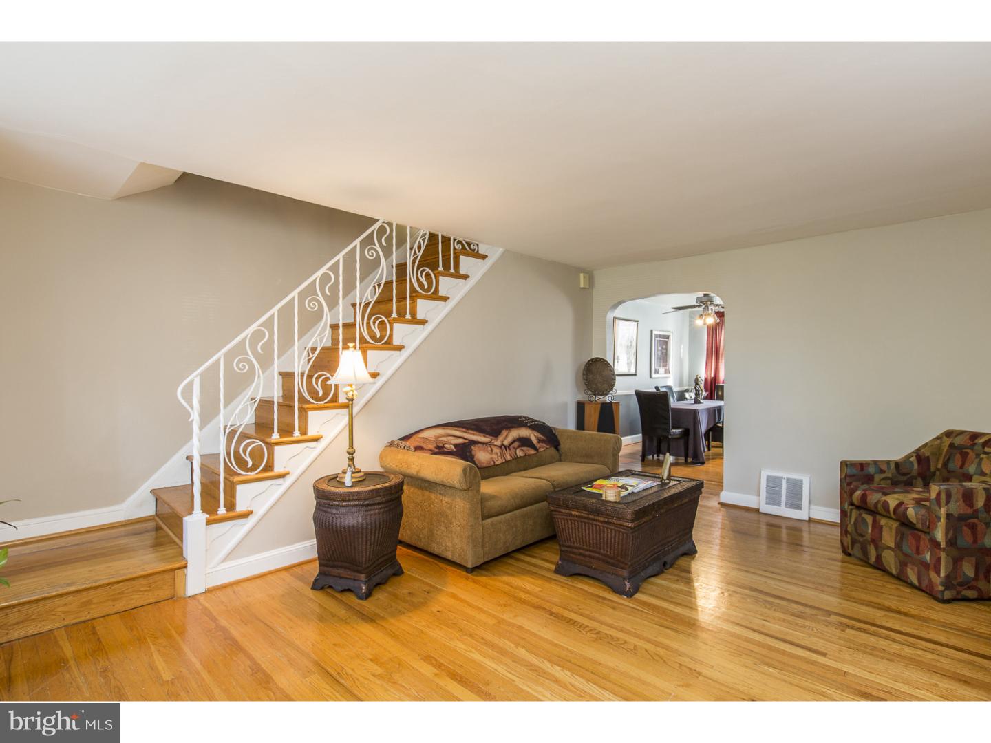 1827 Merribrook Road Philadelphia, PA 19151 - Photo 4 of 25 Living Room