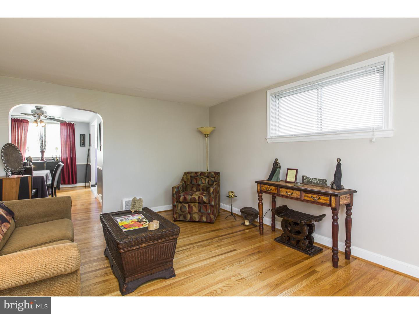 1827 Merribrook Road Philadelphia, PA 19151 - Photo 5 of 25 Living Room