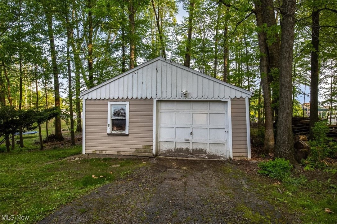 6401 West Ridgewood Drive Cleveland, OH 44129 - Photo 15 of 17 Detached garage