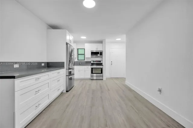 $2,300 | 1530 Southwest 2nd Street, Unit 301, Miami, FL 33135