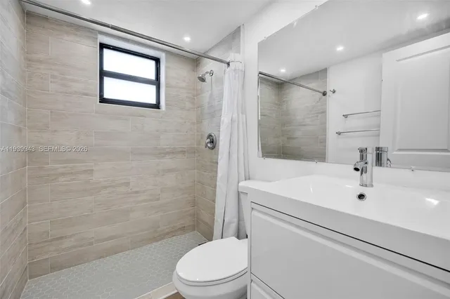 $2,300 | 1530 Southwest 2nd Street, Unit 301, Miami, FL 33135