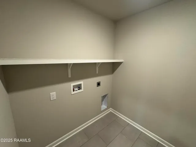 $2,000 | 325 White Pine Drive, Lafayette, LA 70501