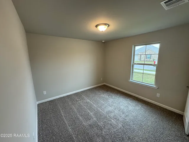 $2,000 | 325 White Pine Drive, Lafayette, LA 70501