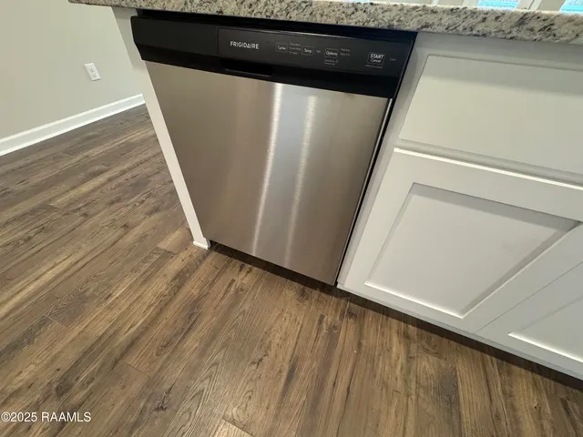 $2,000 | 325 White Pine Drive, Lafayette, LA 70501