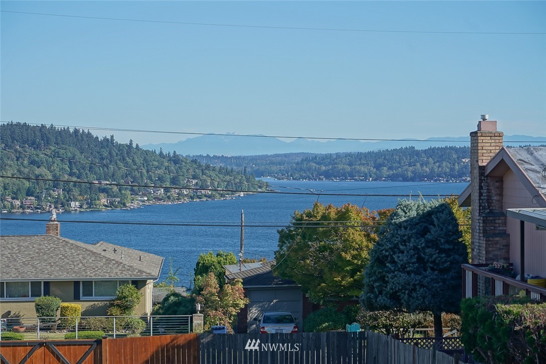 76 South Sunnycrest Road Seattle, WA 98178 - Photo 1 of 14 Gallery Image 1