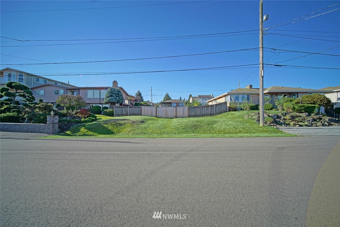 76 South Sunnycrest Road Seattle, WA 98178 - Photo 12 of 14 Gallery Image 12