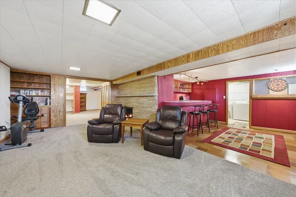 $565,000 | 2340 Alta Louise Parkway, Brookfield, WI 53045