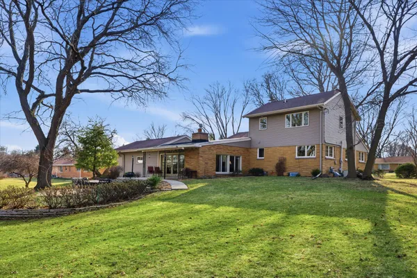 $565,000 | 2340 Alta Louise Parkway, Brookfield, WI 53045