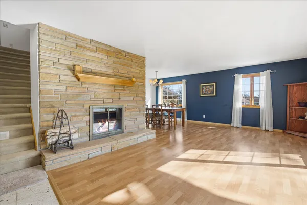 $565,000 | 2340 Alta Louise Parkway, Brookfield, WI 53045