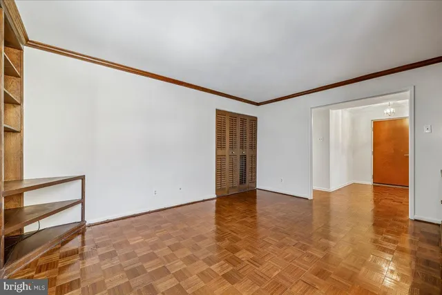 $920,000 | 4978 Sentinel Drive, Unit 12306, Bethesda, MD 20816