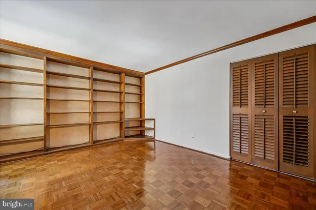 $920,000 | 4978 Sentinel Drive, Unit 12306, Bethesda, MD 20816