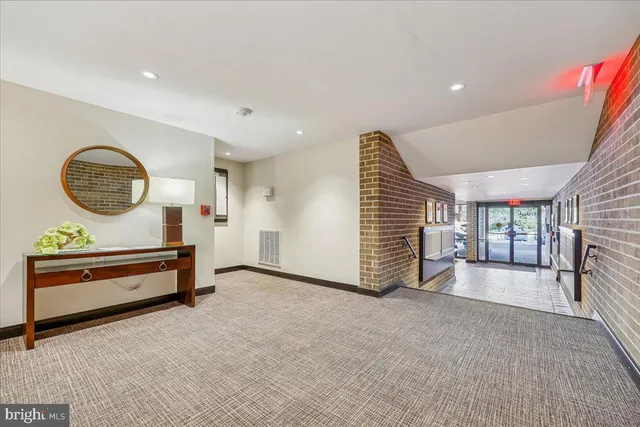 $920,000 | 4978 Sentinel Drive, Unit 12306, Bethesda, MD 20816