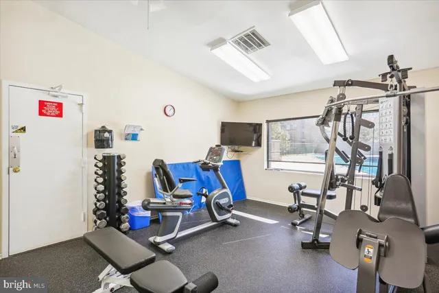 $920,000 | 4978 Sentinel Drive, Unit 12306, Bethesda, MD 20816