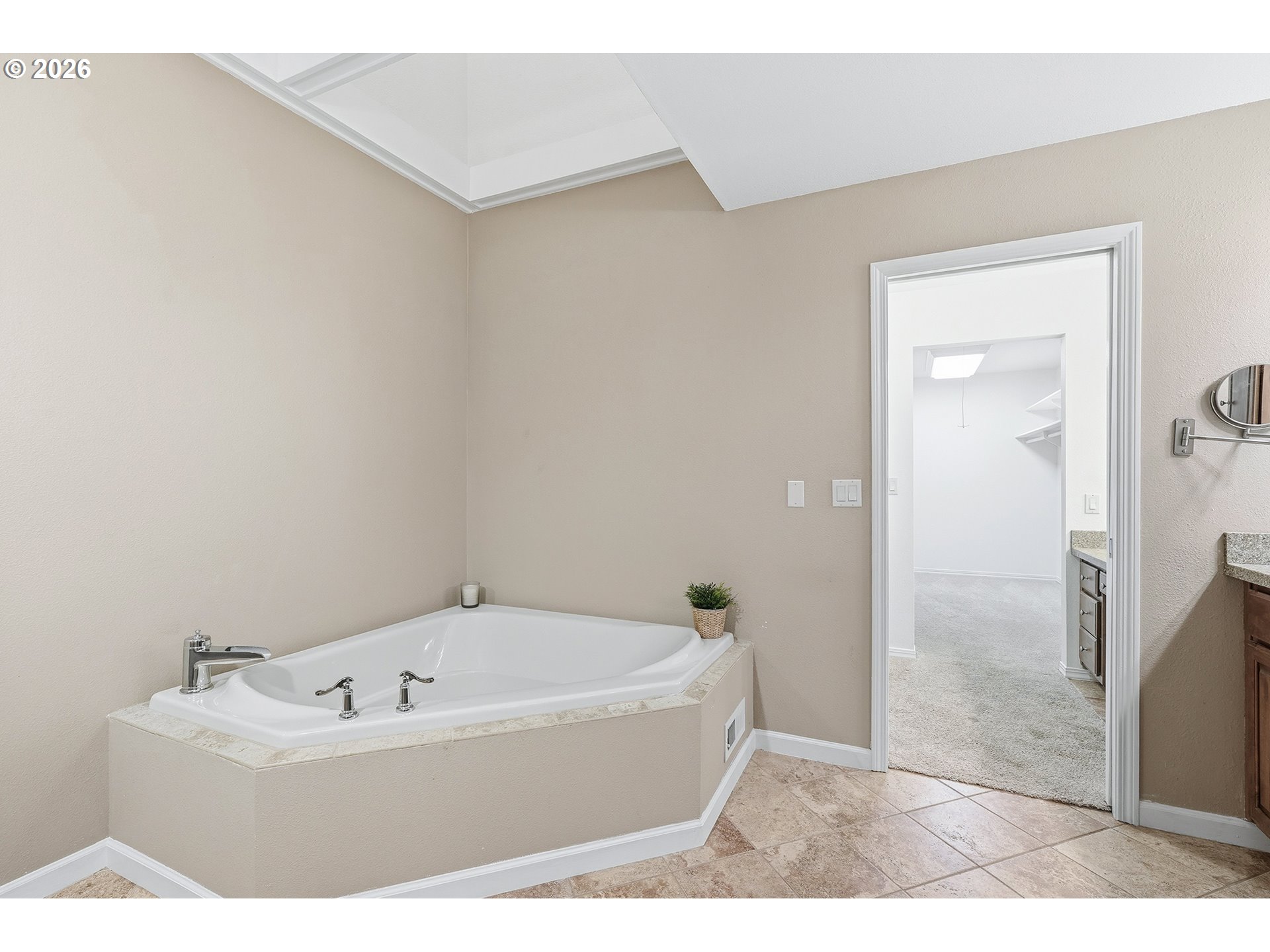 32565 Southwest Lake Point Court Wilsonville, OR 97070 - Photo 35 of 48 a bathroom with a bathtub and shower