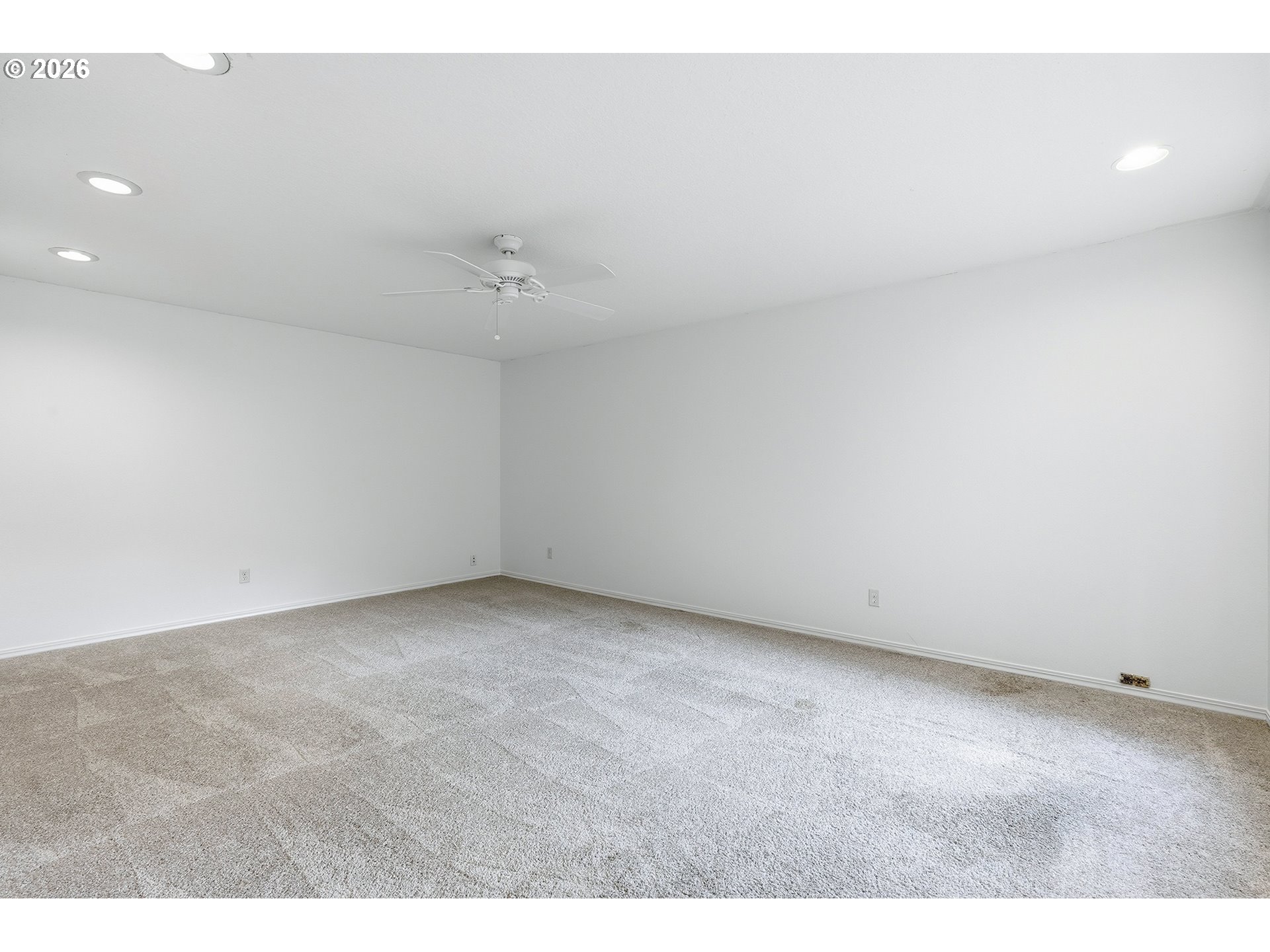 32565 Southwest Lake Point Court Wilsonville, OR 97070 - Photo 38 of 48 a view of an empty room