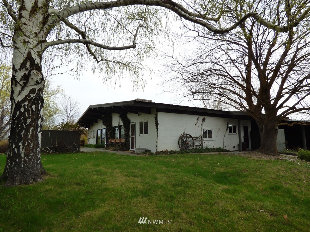 137 Danker Cutoff Road Okanogan, WA 98840 - Photo 1 of 25