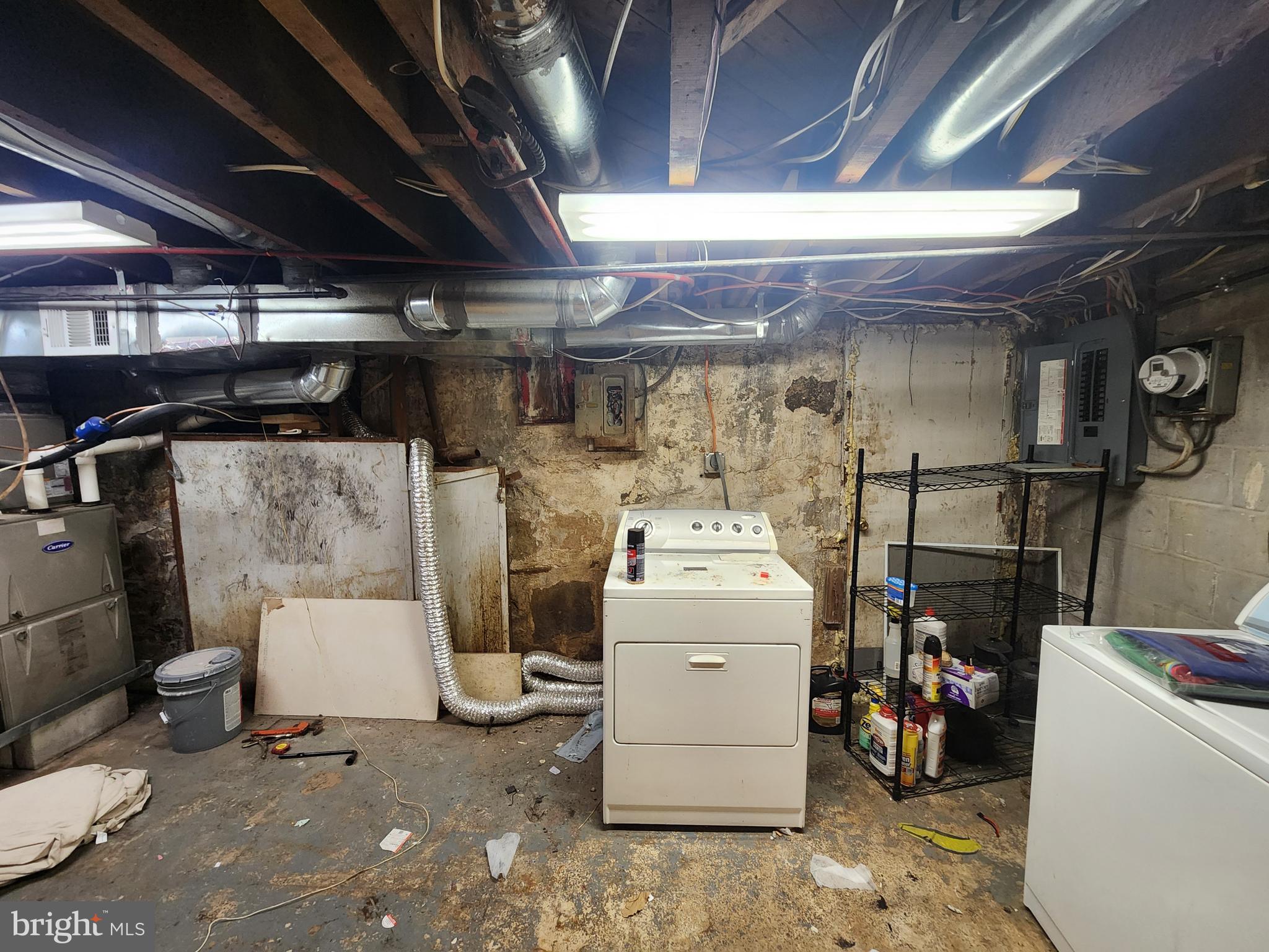 3213 Spaulding Avenue Baltimore, MD 21215 - Photo 15 of 26 a utility room with dryer and washer