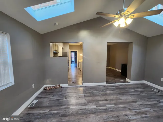 a view of a livingroom with a ceiling fan