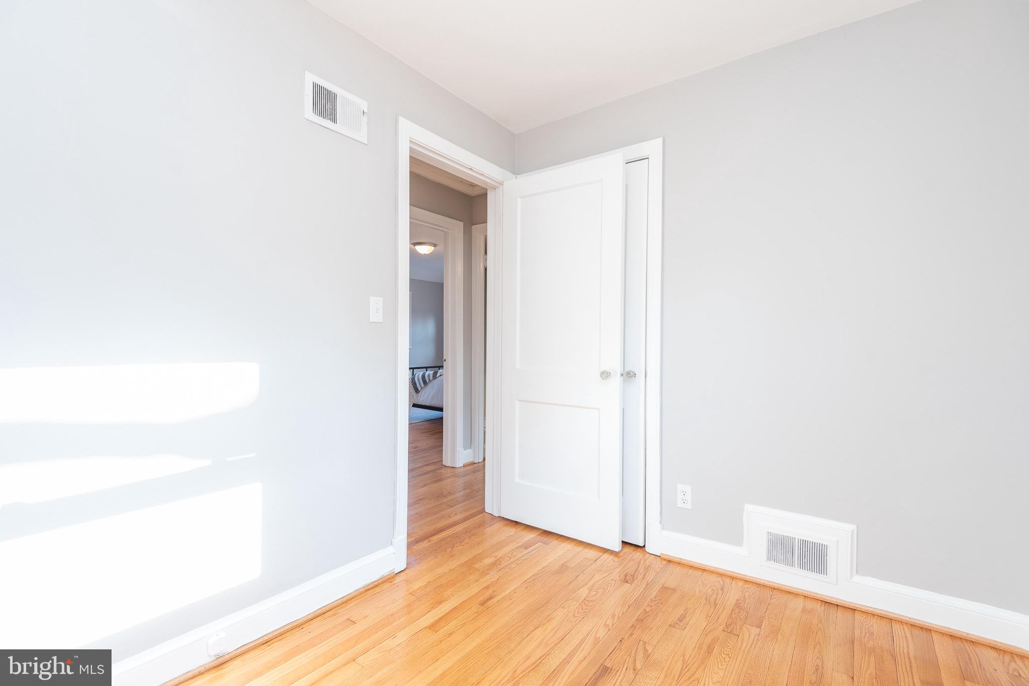 2422 Seminary Road Silver Spring, MD 20910 - Photo 16 of 31