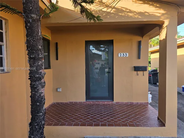 $2,400 | 233 East 7th Street, Unit 2, Hialeah, FL 33010