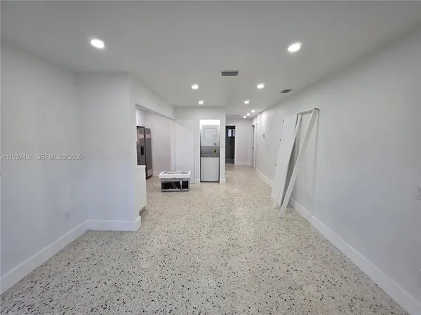 $2,400 | 233 East 7th Street, Unit 2, Hialeah, FL 33010