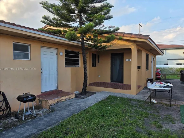 $2,400 | 233 East 7th Street, Unit 2, Hialeah, FL 33010