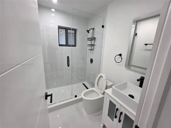 $2,400 | 233 East 7th Street, Unit 2, Hialeah, FL 33010