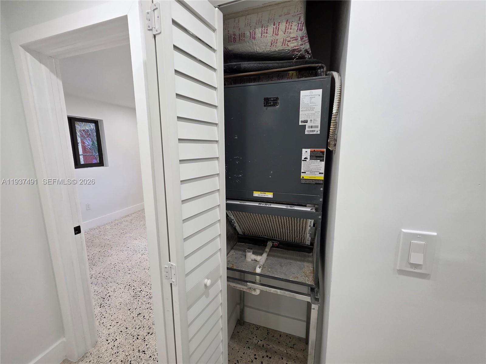 233 East 7th Street, Unit 2 Hialeah, FL 33010 - Photo 7 of 12 a close view of a bathroom