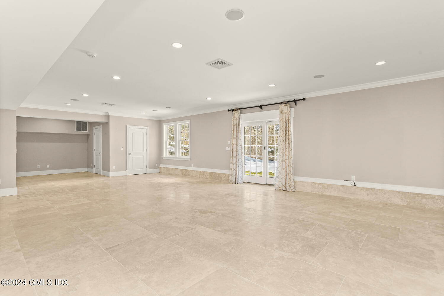 386 Westover Road Stamford, CT 06902 - Photo 28 of 32 a view of an empty room with closet and entryway