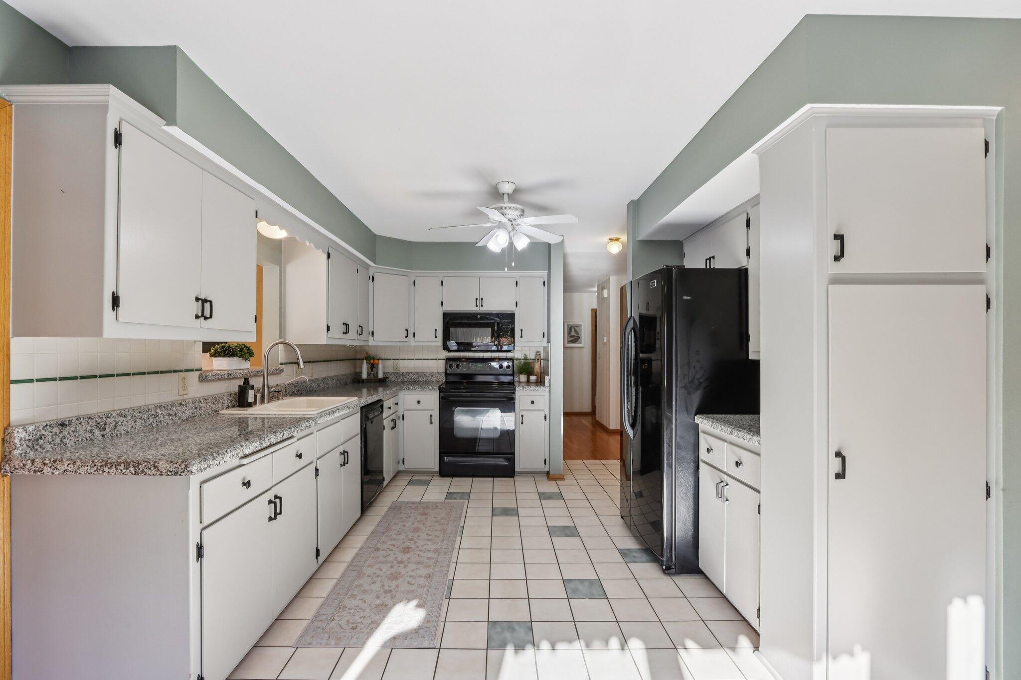 W178N9743 Riversbend Circle West Germantown, WI 53022 - Photo 11 of 54 18-web-or-mls-W178N9743 Riversbend Cir W