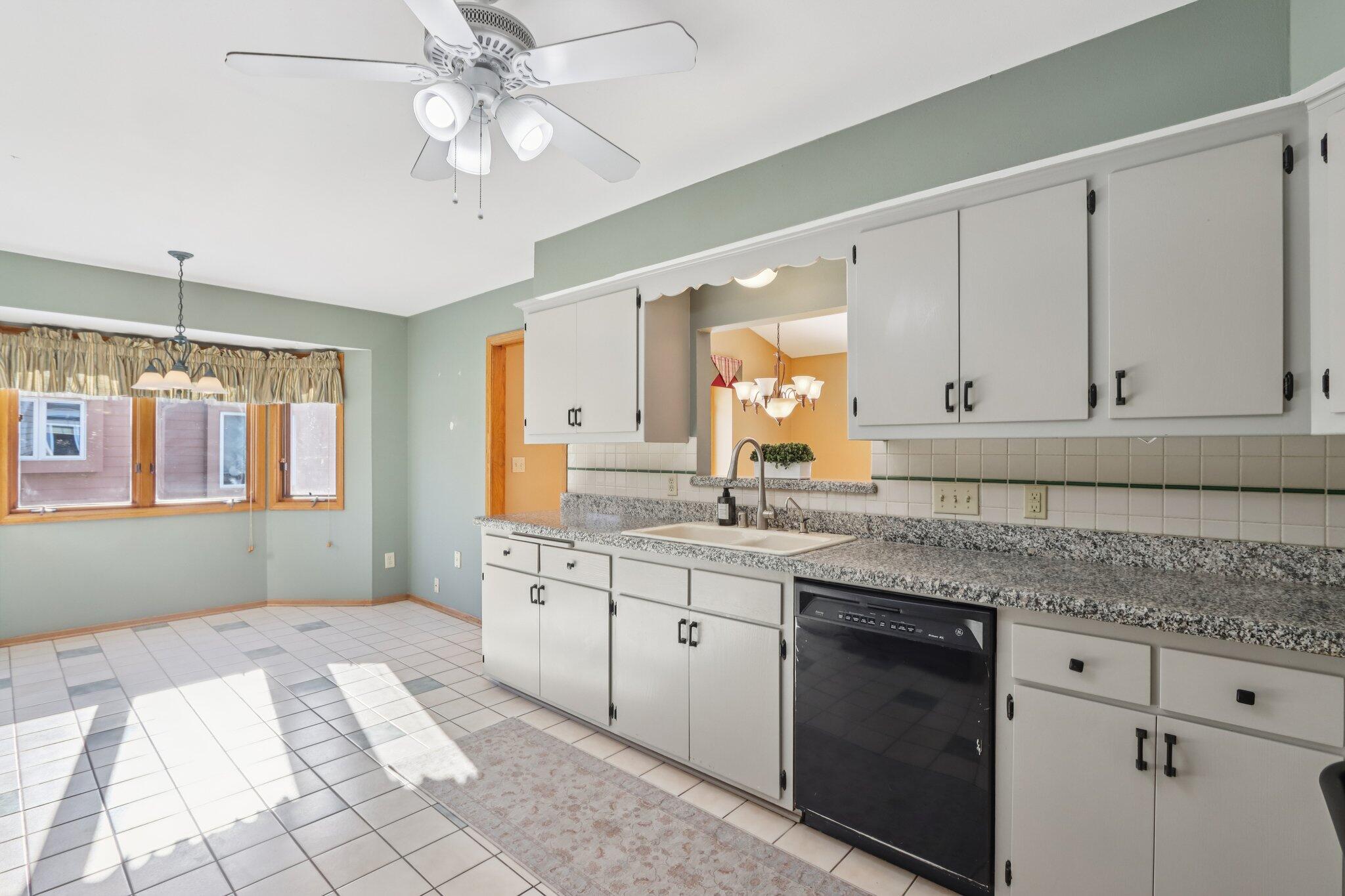 W178-n9743 Riversbend Circle East Germantown, WI 53022 - Photo 14 of 48 21-web-or-mls-W178N9743 Riversbend Cir W