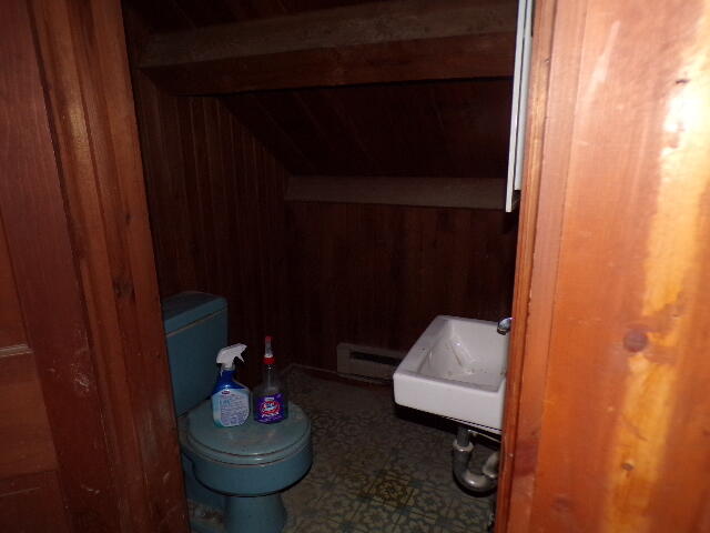 81 Henning Road Albrightsville, PA 18210 - Photo 26 of 29 a bathroom with a toilet and a sink