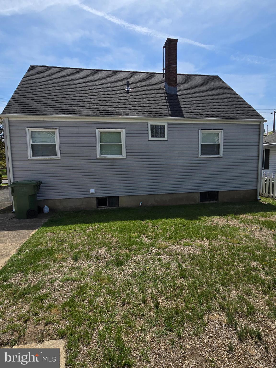 3245 Washington Road Parlin, NJ 08859 - Photo 6 of 59 a front view of a house with garden