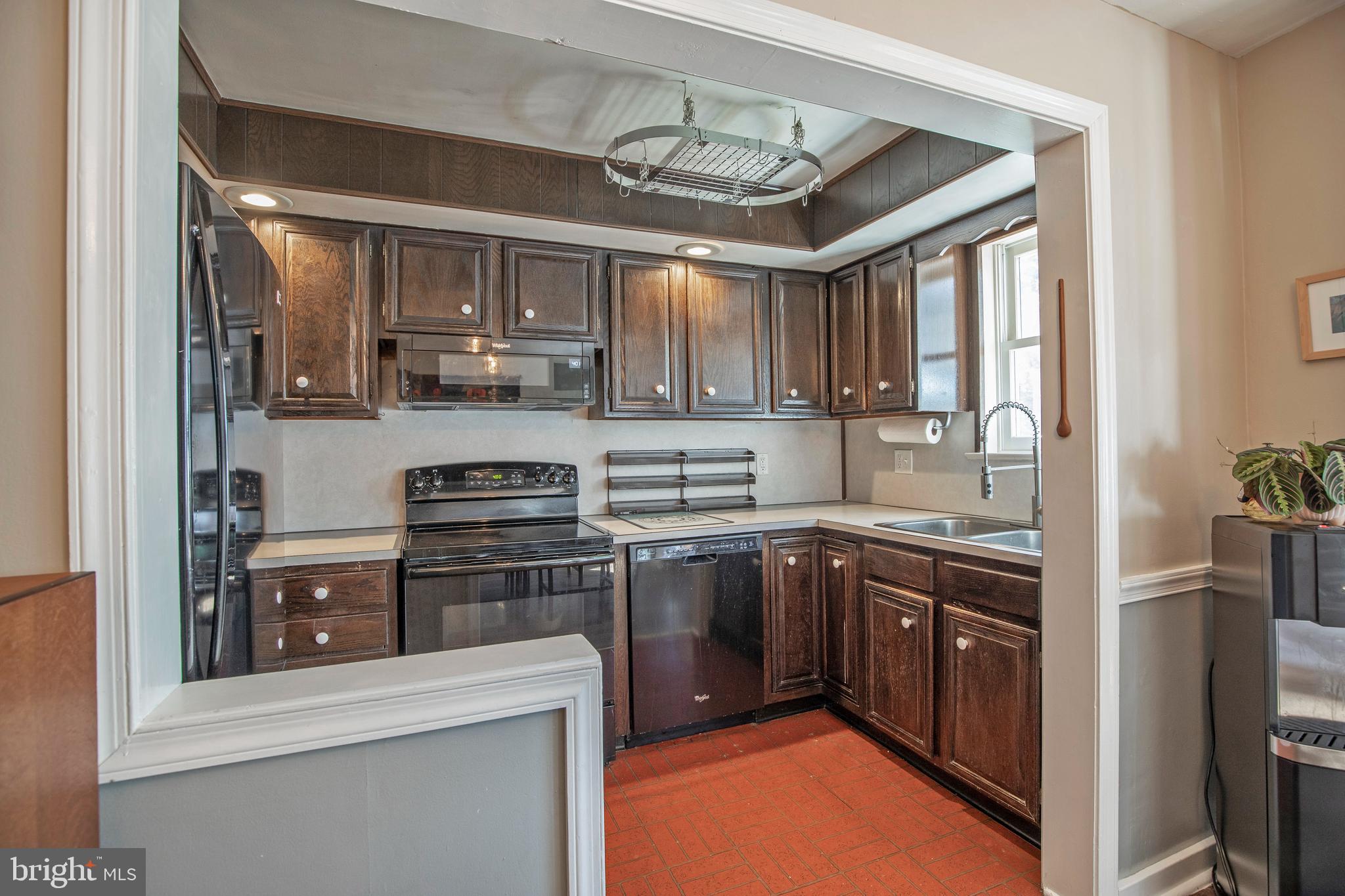 306 Clear Spring Road Lansdale, PA 19446 - Photo 16 of 41 Kitchen
