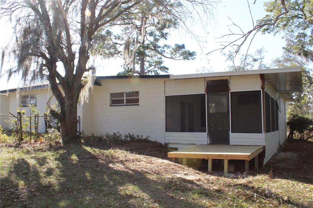 627 Prairie Lane Altamonte Springs, FL 32714 - Photo 30 of 32 a front view of house with yard