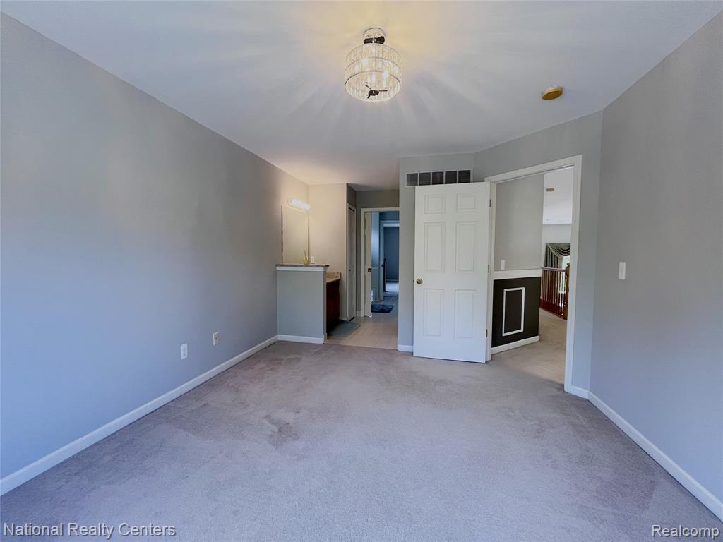2056 Somerville Road Rochester Hills, MI 48307 - Photo 48 of 84