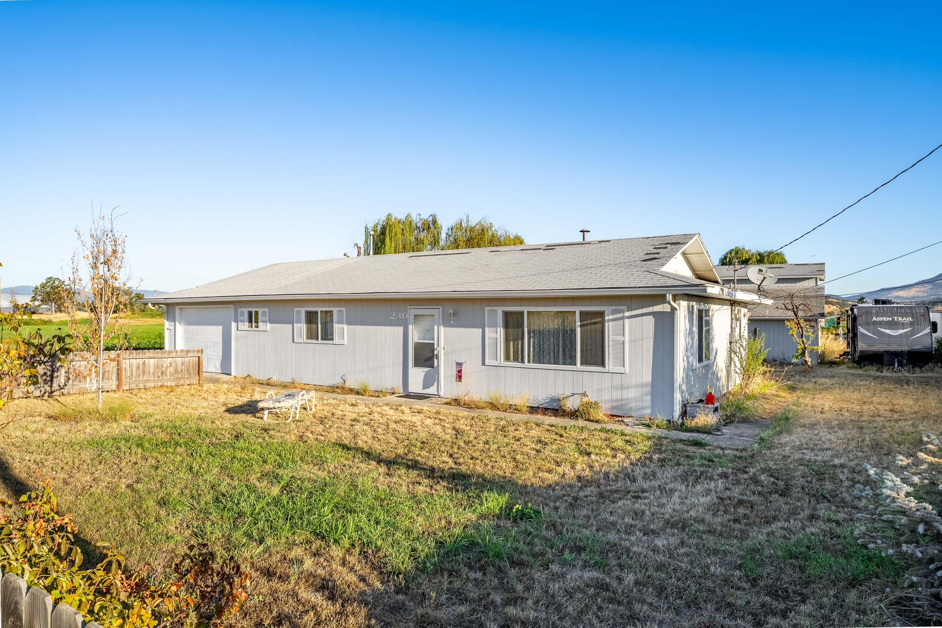 230 Hartley Road Phoenix, OR 97535 - Photo 6 of 38 EXT (5 of 5)