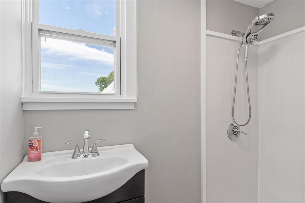 16 Doane Street Worcester, MA 01607 - Photo 41 of 42